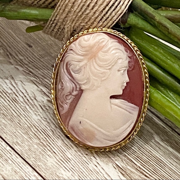 Vintage Unsigned Victorian Lady Cameo Brooch - Picture 6 of 12